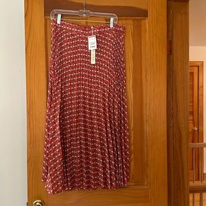 Max studio pleated skirt